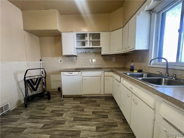 1611 Linwood Avenue, Niagara Falls, NY 14305