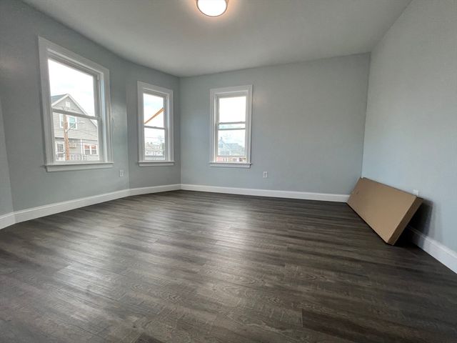 61 Gale 2, Malden, MA 02148