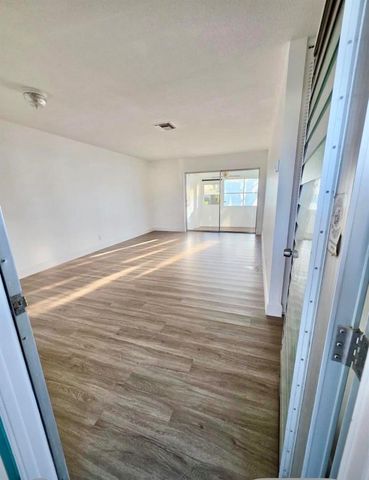 2965 Ashley Drive W I, West Palm Beach, FL 33415