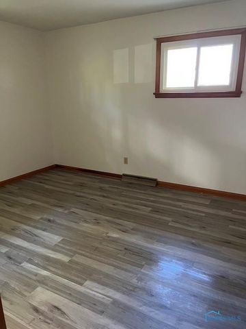 546 Elmdale Avenue, Toledo, OH 43609