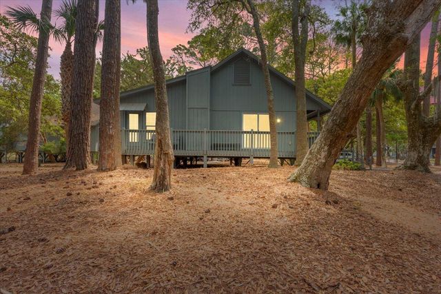 208 Sea Cloud Circle, Edisto Island, SC 29438