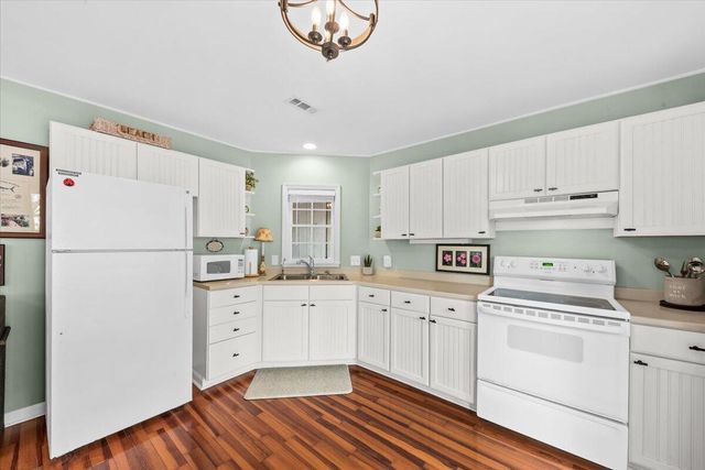 208 Sea Cloud Circle, Edisto Island, SC 29438