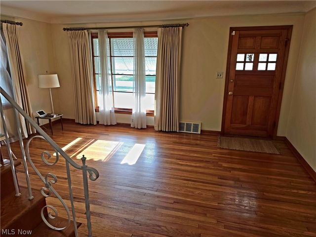 5093 Nan Linn Drive, Willoughby, OH 44094