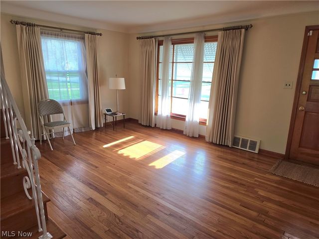 5093 Nan Linn Drive, Willoughby, OH 44094