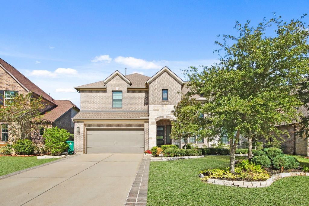 14 Trailing Lantana Place, The Woodlands, TX 77354