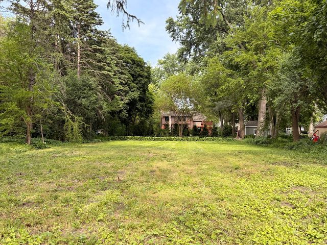 225 Lorraine Street, Glen Ellyn, IL 60137