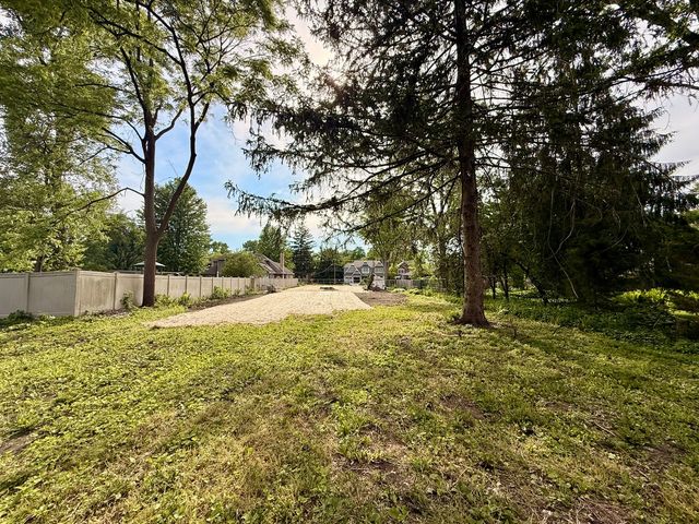 225 Lorraine Street, Glen Ellyn, IL 60137