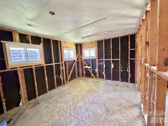 402 Blue Ridge Road, Black Mountain, NC 28711