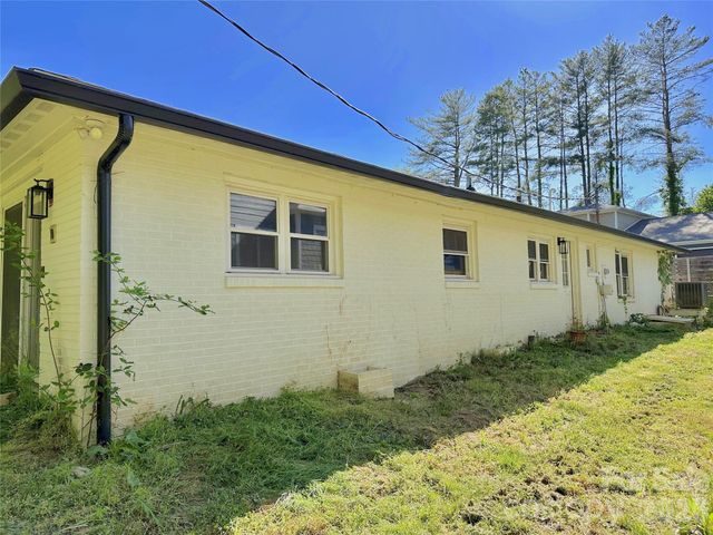 402 Blue Ridge Road, Black Mountain, NC 28711