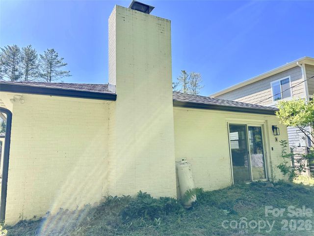 402 Blue Ridge Road, Black Mountain, NC 28711