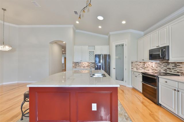 1368 EMERALD DUNES DRIVE, Sun City Center, FL 33573