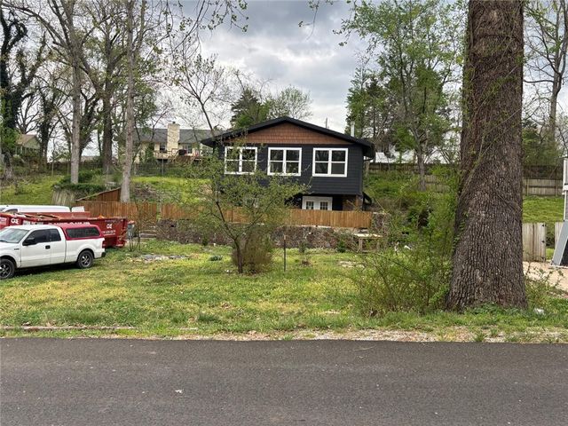 16557 Ivy Lane, Rogers, AR 72756