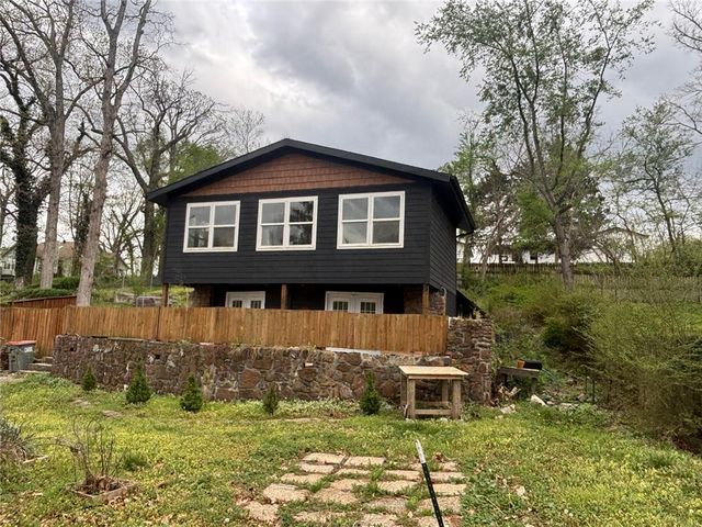 16557 Ivy Lane, Rogers, AR 72756