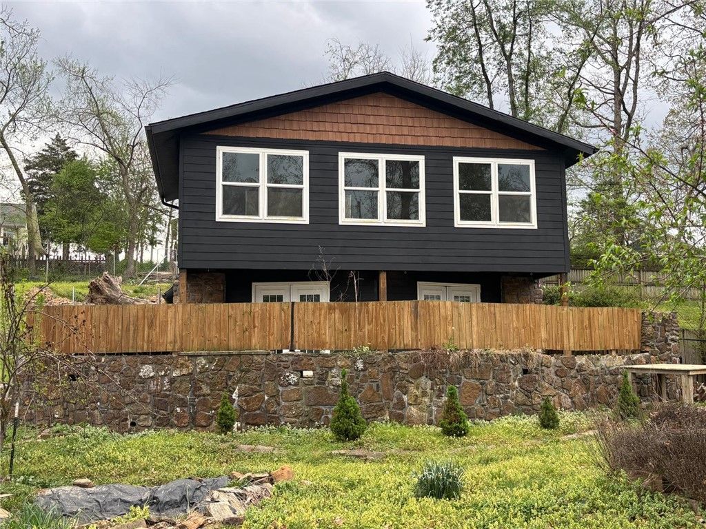 16557 Ivy Lane, Rogers, AR 72756