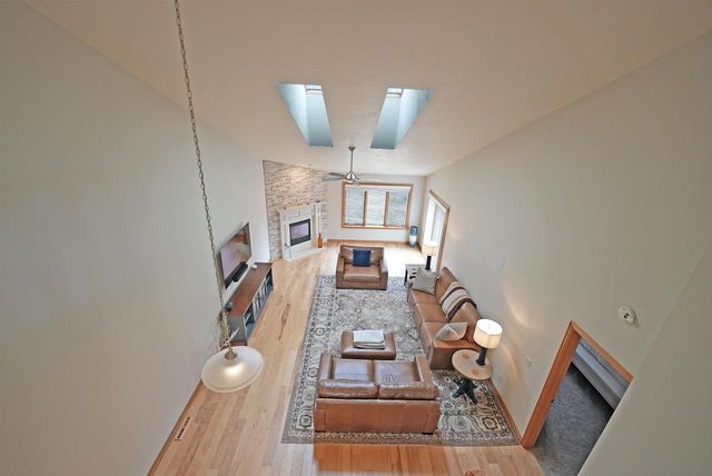 1064 CORONADO COURT, Hobart, WI 54155