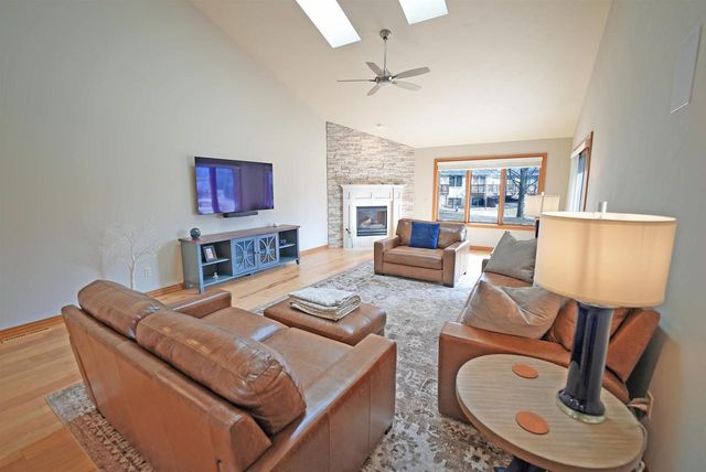 1064 CORONADO COURT, Hobart, WI 54155