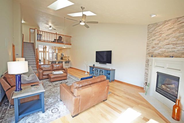 1064 CORONADO COURT, Hobart, WI 54155