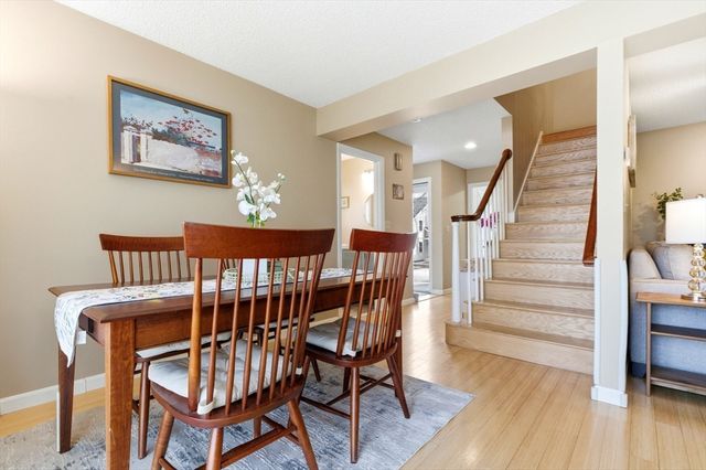 160 Pine St 11, Newton, MA 02466