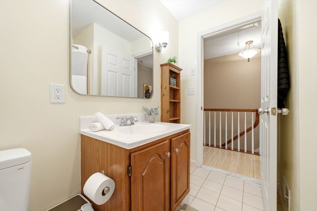 160 Pine St 11, Newton, MA 02466