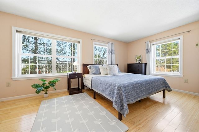 160 Pine St 11, Newton, MA 02466