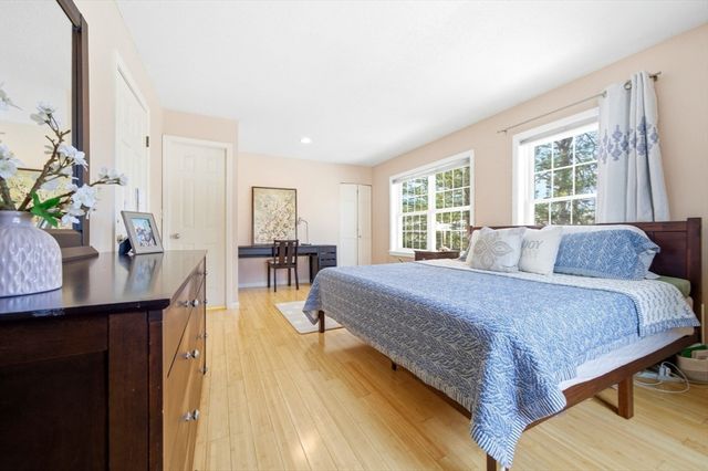 160 Pine St 11, Newton, MA 02466