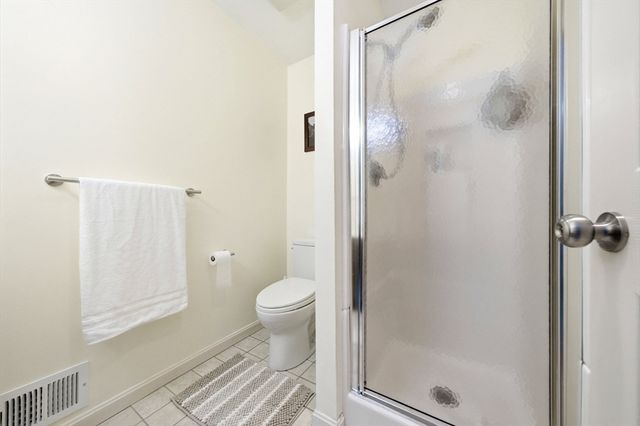 160 Pine St 11, Newton, MA 02466