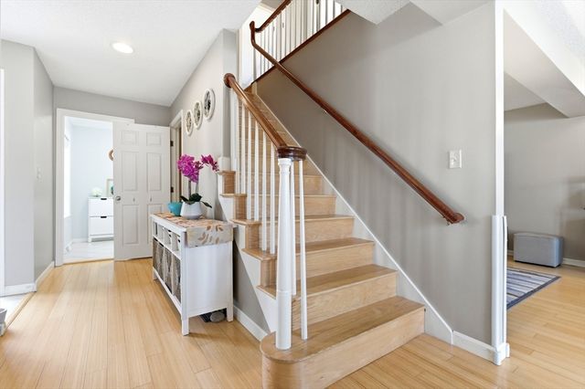 160 Pine St 11, Newton, MA 02466