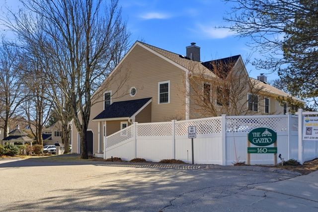 160 Pine St 11, Newton, MA 02466