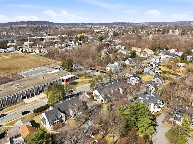 160 Pine St 11, Newton, MA 02466