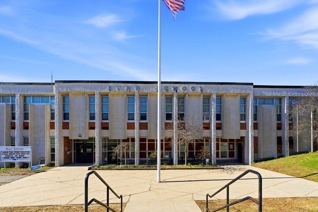 160 Pine St 11, Newton, MA 02466