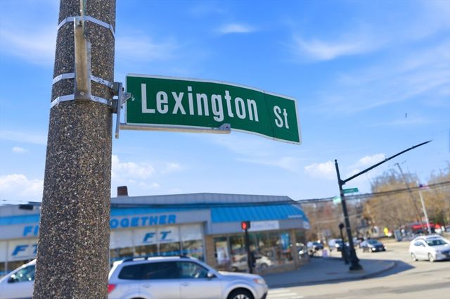 160 Pine St 11, Newton, MA 02466