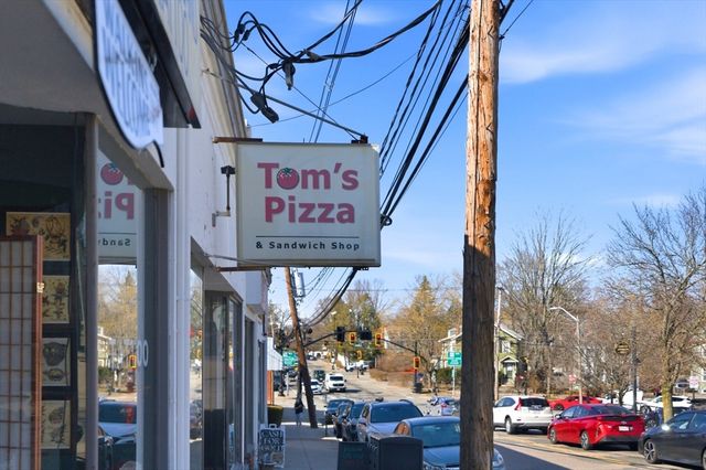 160 Pine St 11, Newton, MA 02466