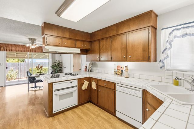 6543 Woodpark Way, Citrus Heights, CA 95621