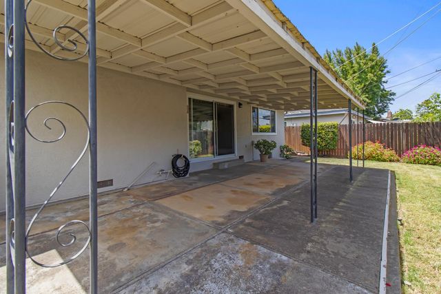 6543 Woodpark Way, Citrus Heights, CA 95621