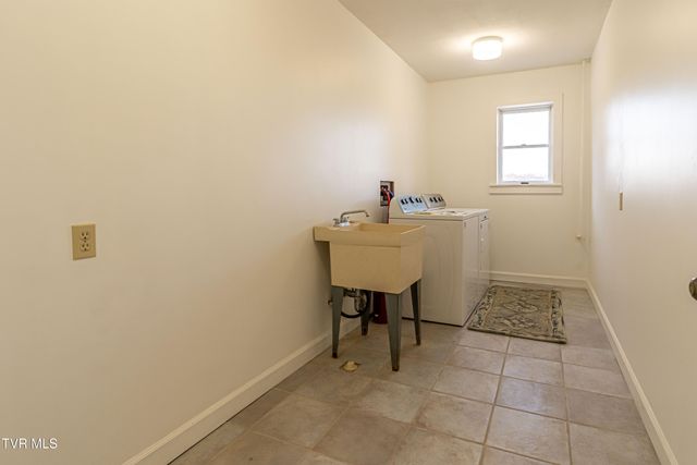 27363 Fudge Road, Meadowview, VA 24361