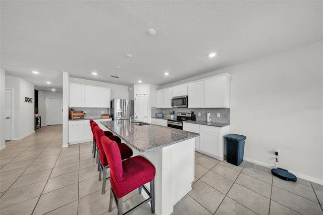 1009 GOLDEN SHINER AVENUE, Ruskin, FL 33570