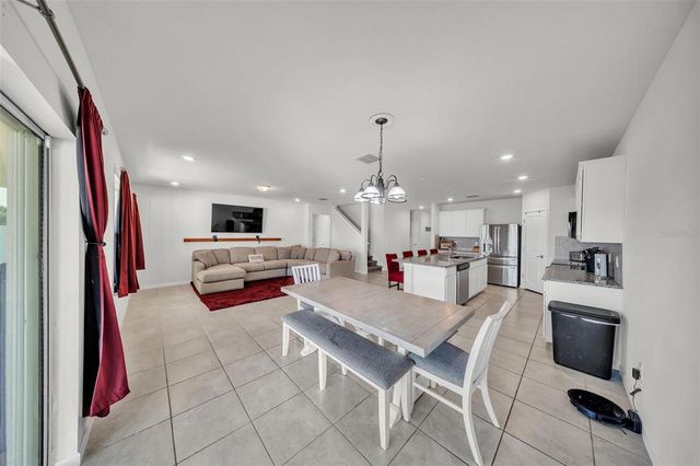 1009 GOLDEN SHINER AVENUE, Ruskin, FL 33570