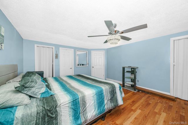 21 Lido Parkway, Lindenhurst, NY 11757