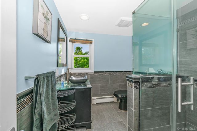 21 Lido Parkway, Lindenhurst, NY 11757