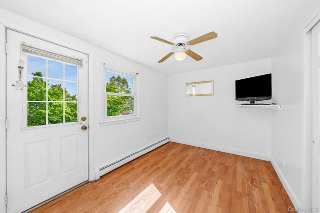 21 Lido Parkway, Lindenhurst, NY 11757