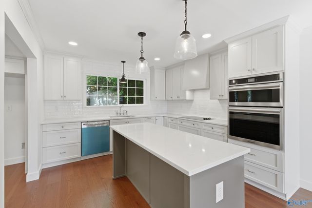 11309 Woodcrest Drive SE, Huntsville, AL 35803