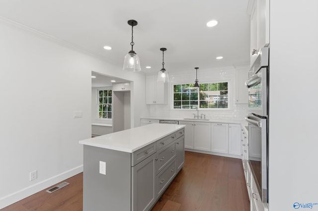 11309 Woodcrest Drive SE, Huntsville, AL 35803