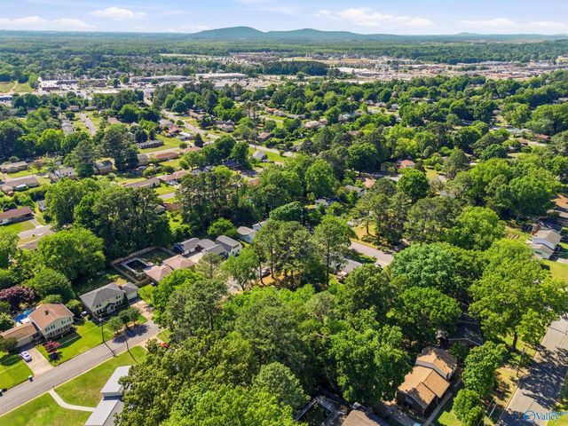 11309 Woodcrest Drive SE, Huntsville, AL 35803