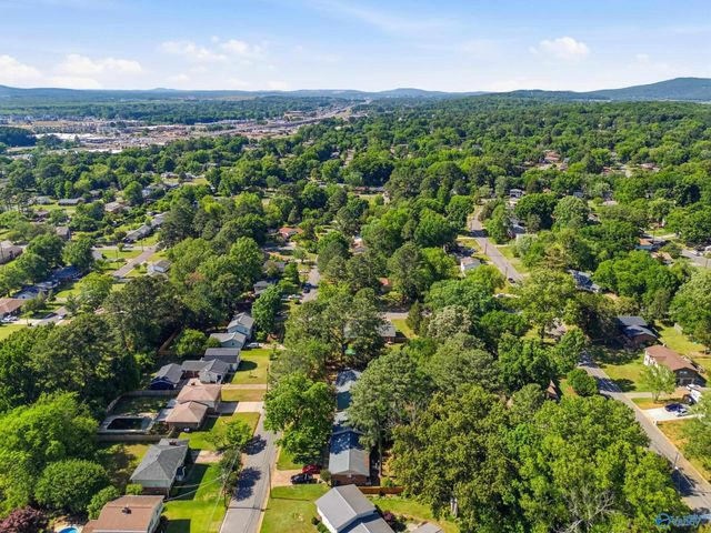 11309 Woodcrest Drive SE, Huntsville, AL 35803