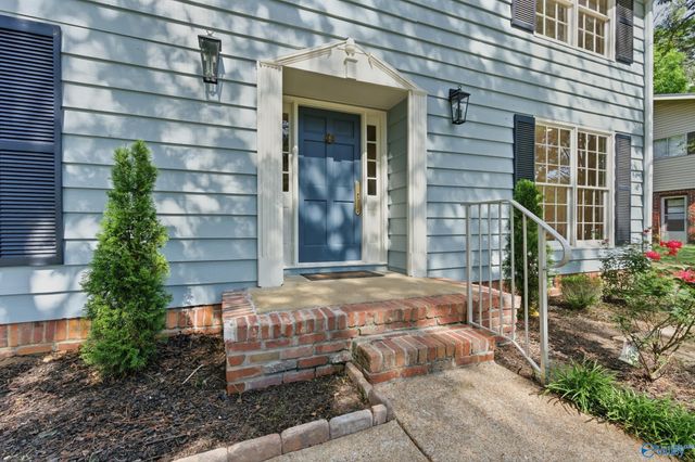 11309 Woodcrest Drive SE, Huntsville, AL 35803
