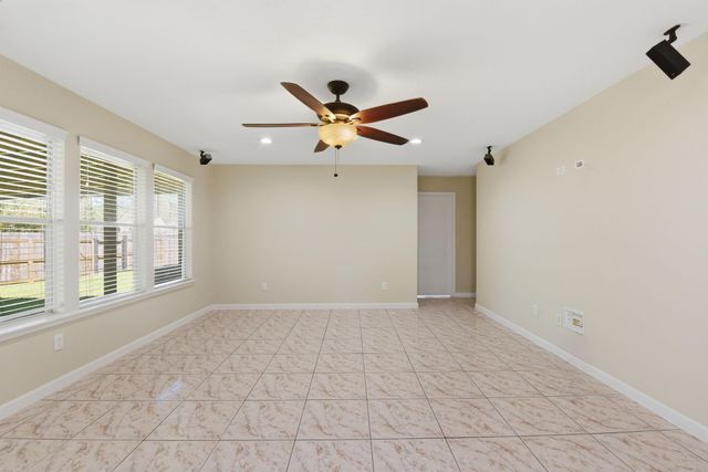 8515 Leafdale Drive, Humble, TX 77338