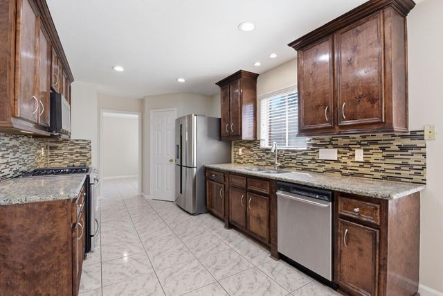 8515 Leafdale Drive, Humble, TX 77338