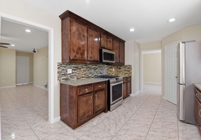 8515 Leafdale Drive, Humble, TX 77338