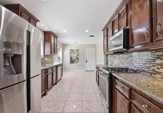 8515 Leafdale Drive, Humble, TX 77338