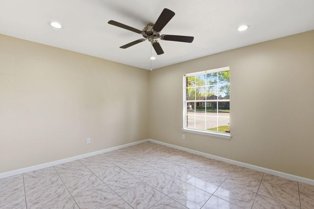 8515 Leafdale Drive, Humble, TX 77338